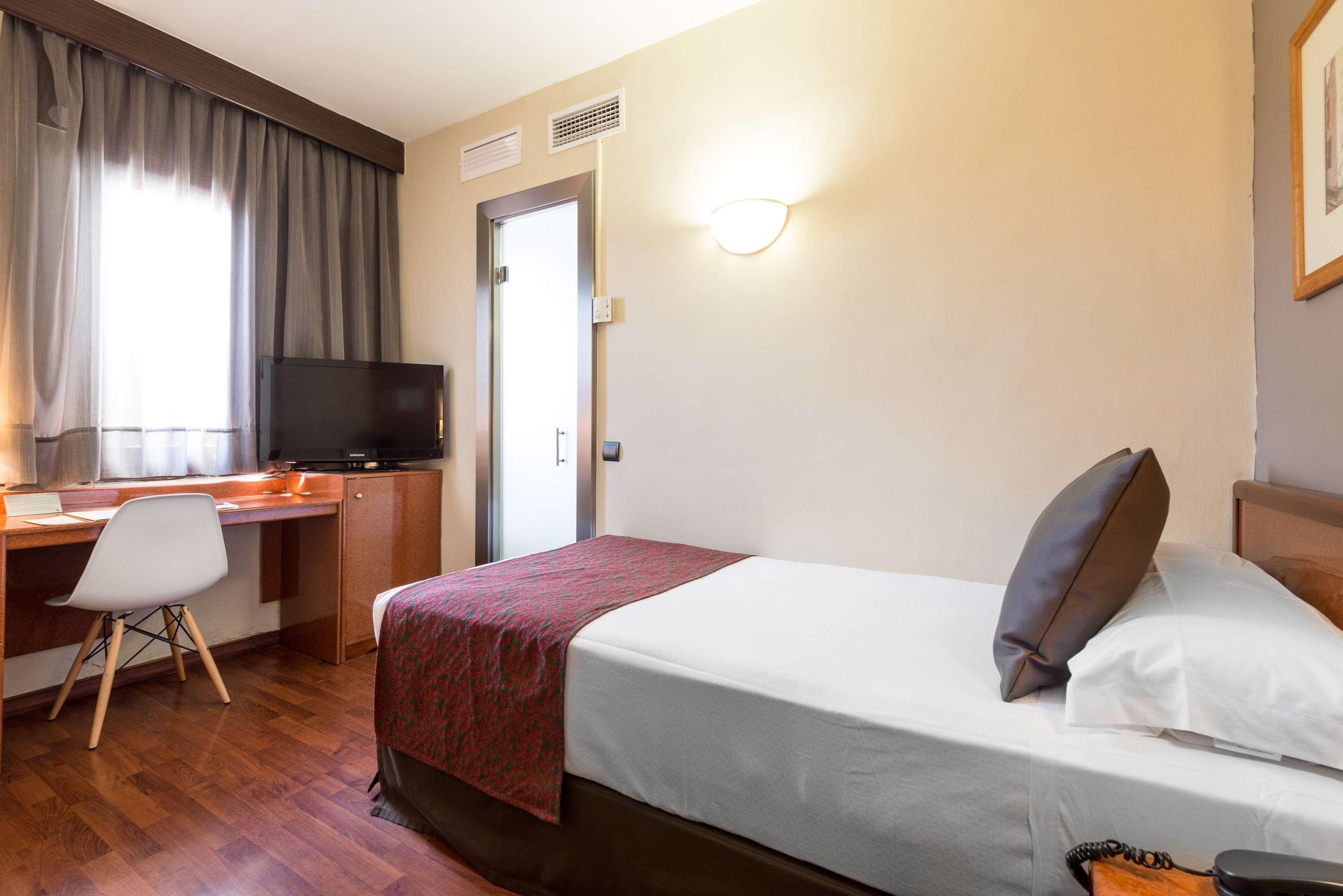 Catalonia Castellnou Hotel Barcelona Luaran gambar