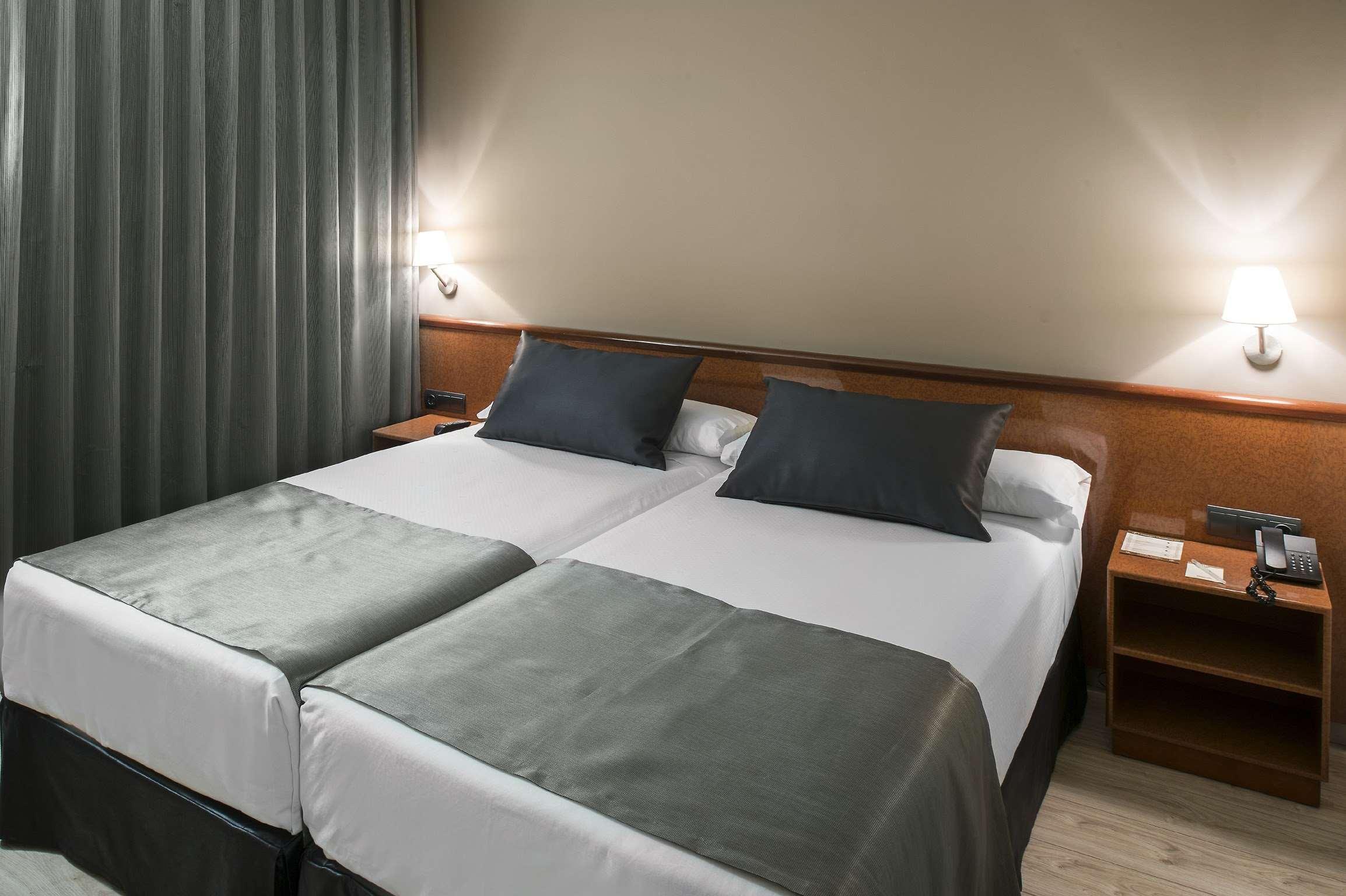 Catalonia Castellnou Hotel Barcelona Luaran gambar
