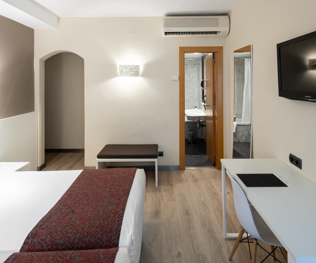 Catalonia Castellnou Hotel Barcelona Luaran gambar