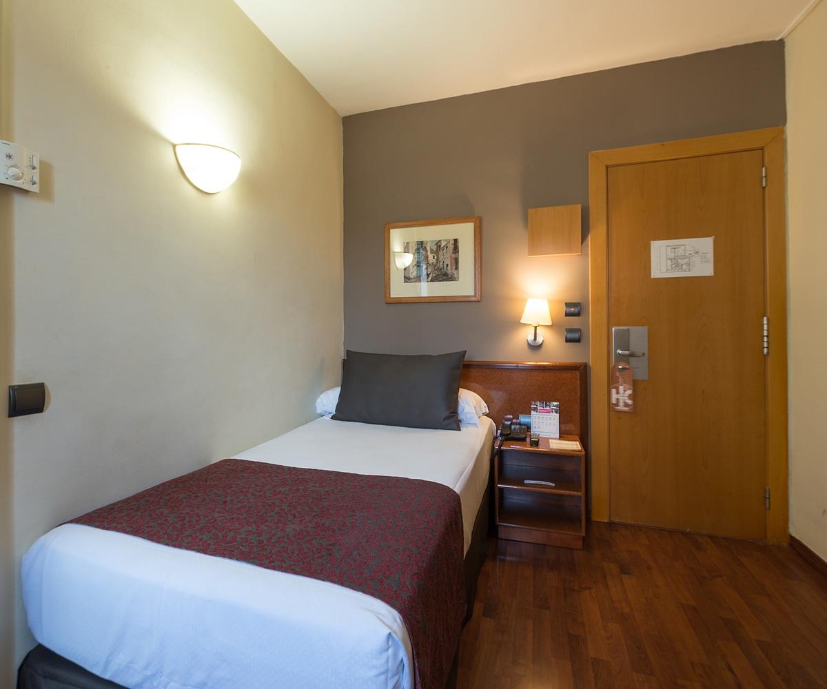 Catalonia Castellnou Hotel Barcelona Luaran gambar